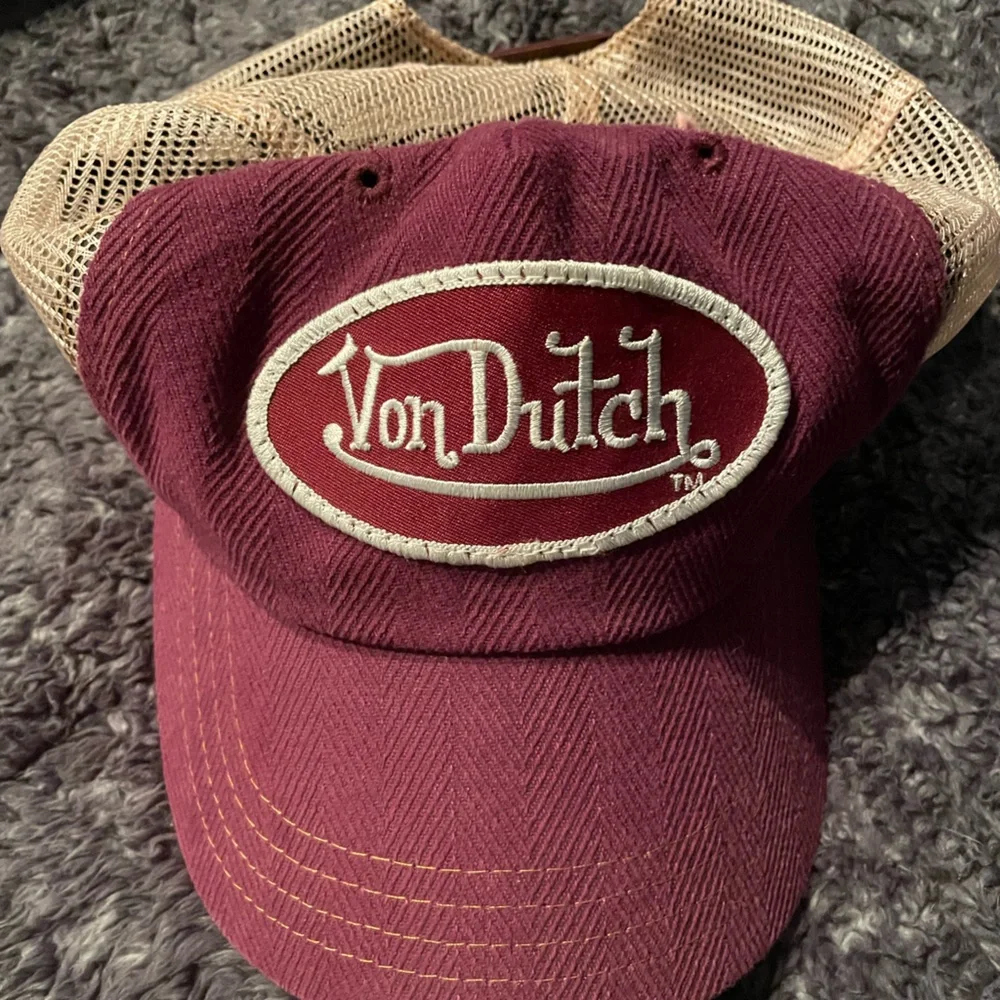 Von Dutch Maroon and Pink trucker Hat - Picture 2 of 3